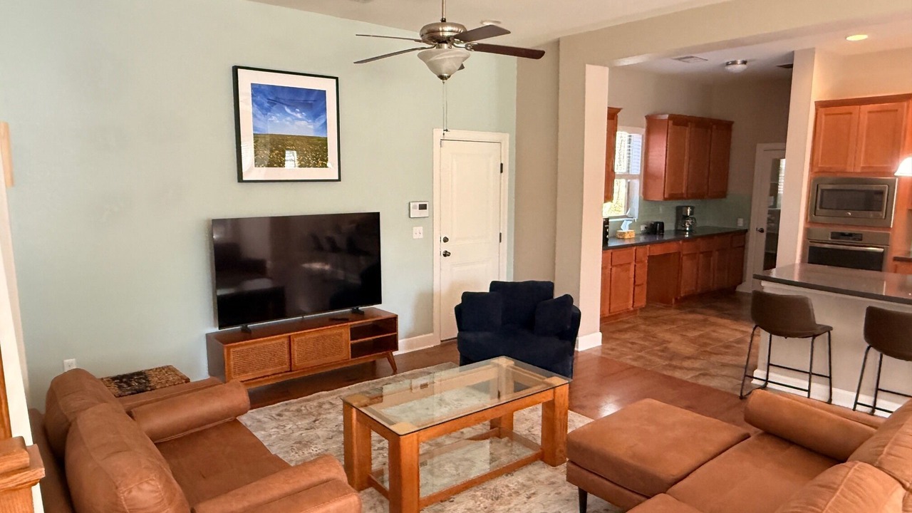 Photo of Livingroom in Parker Lane