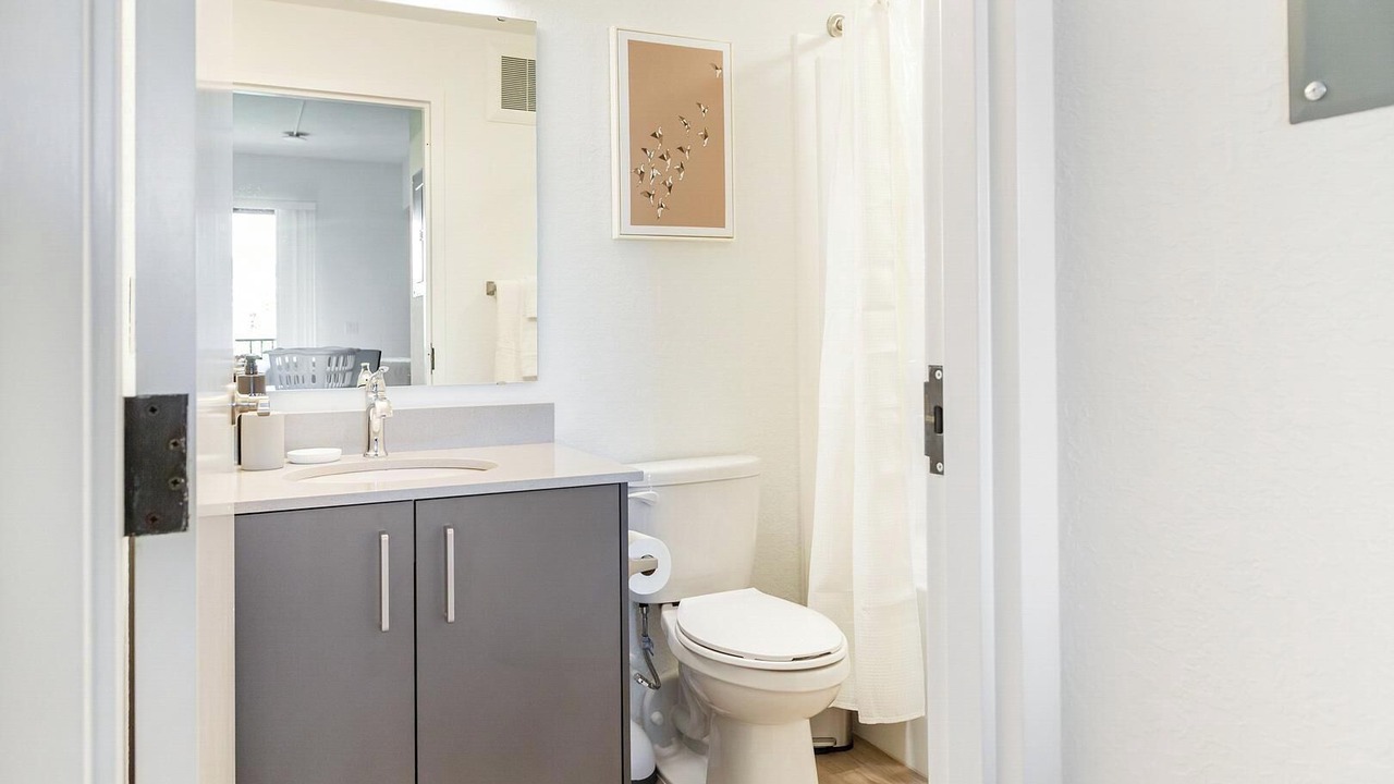 Photo of Bathroom in Golden Gate