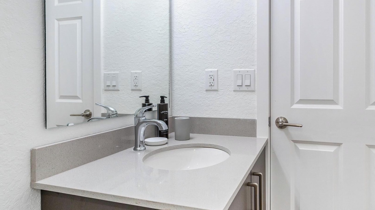 Photo of Bathroom in Golden Gate