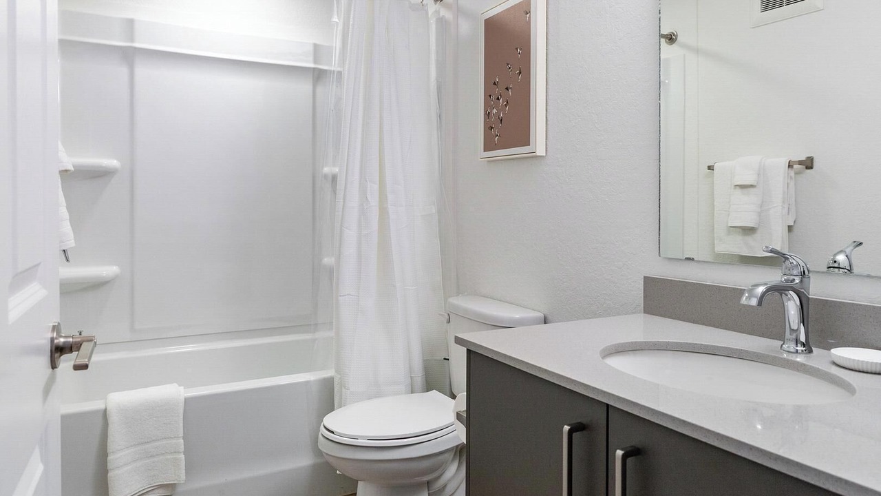 Photo of Bathroom in Golden Gate