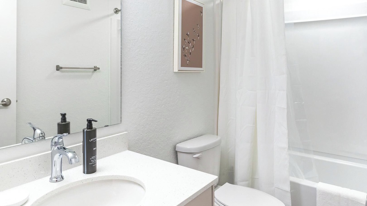 Photo of Bathroom in Golden Gate