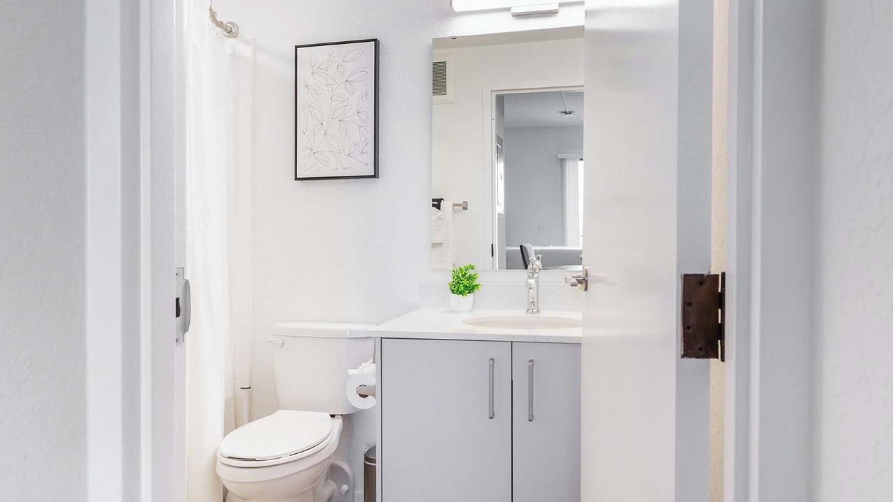 Photo of Bathroom in Golden Gate