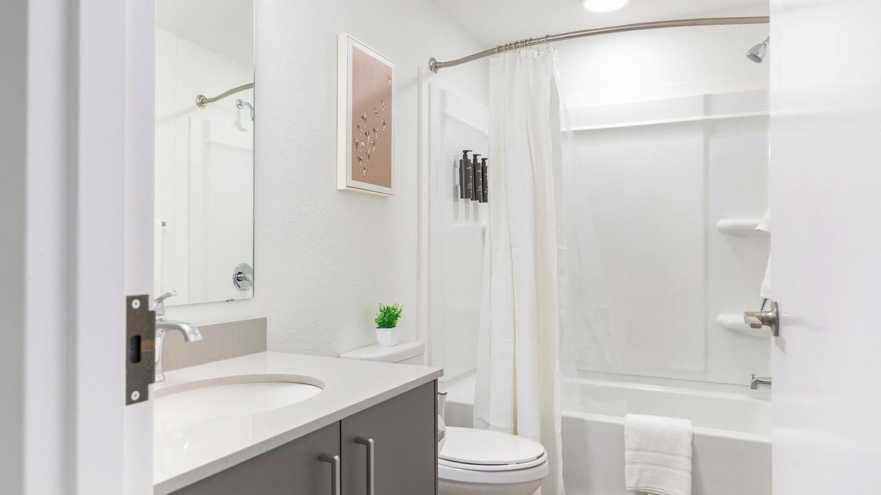 Photo of Bathroom in Golden Gate