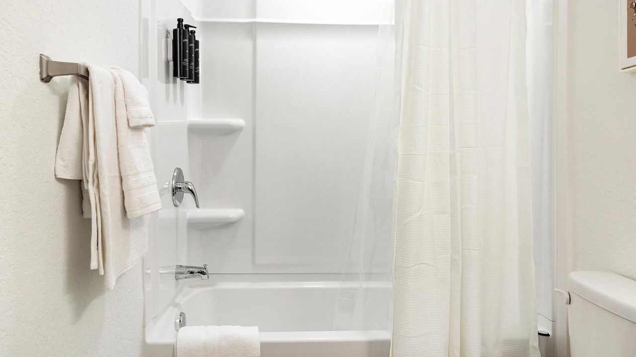 Photo of Bathroom in Golden Gate