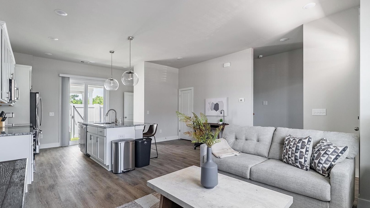 Photo of Livingroom in Longs