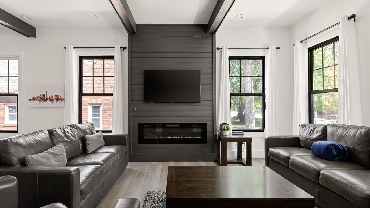 Photo of Livingroom in Meridian-Kessler