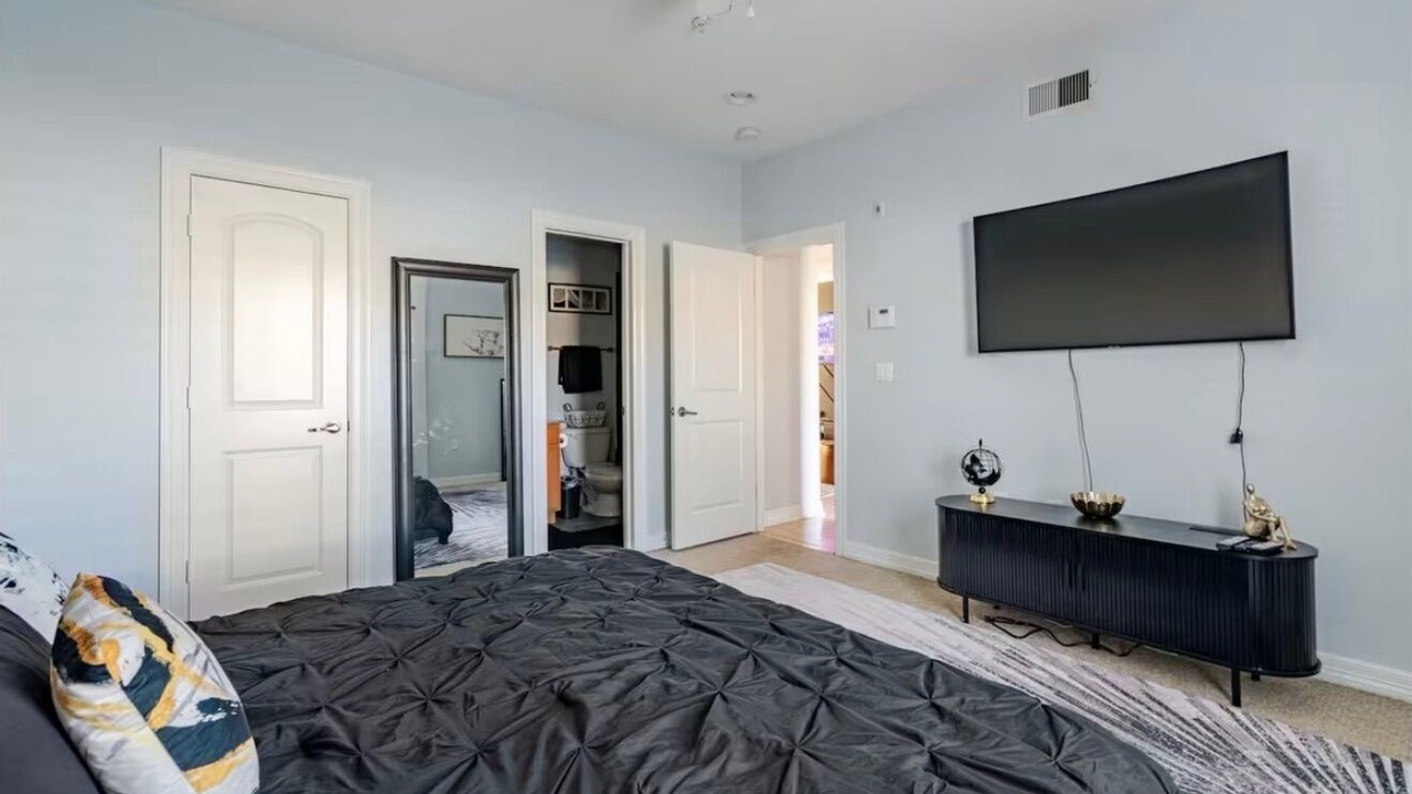 Photo of Bedroom in Midtown
