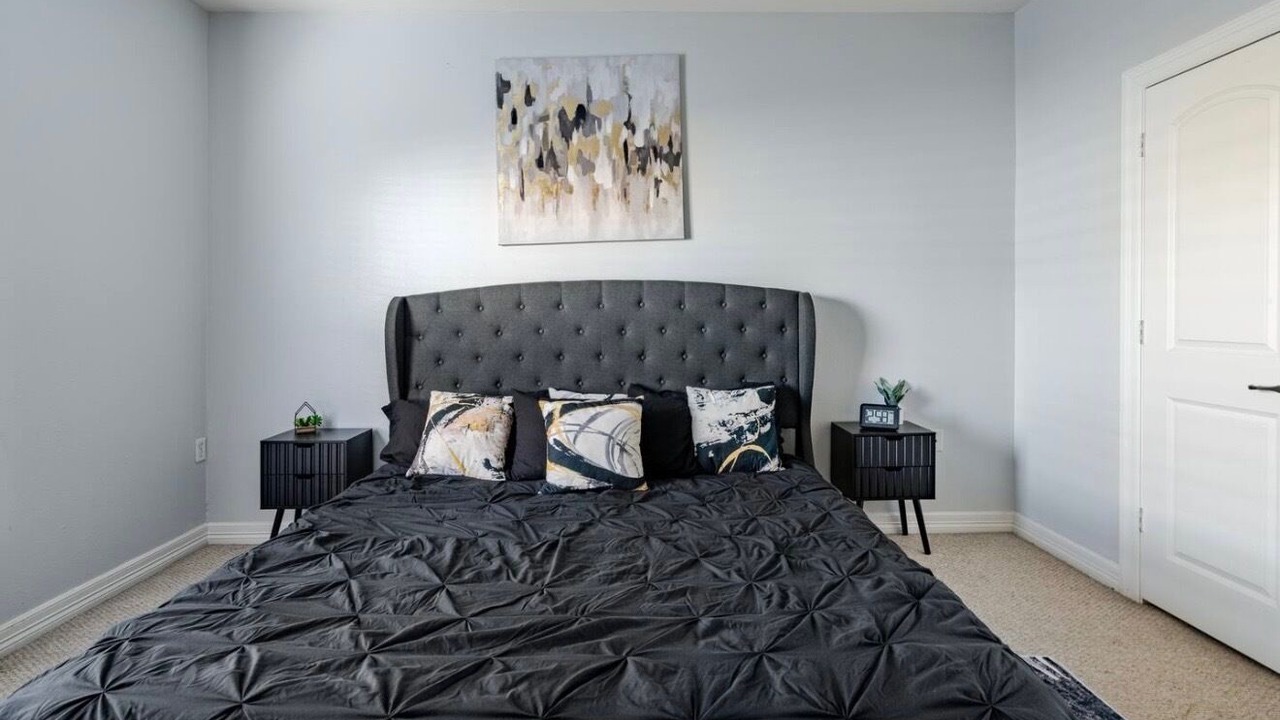 Photo of Bedroom in Midtown