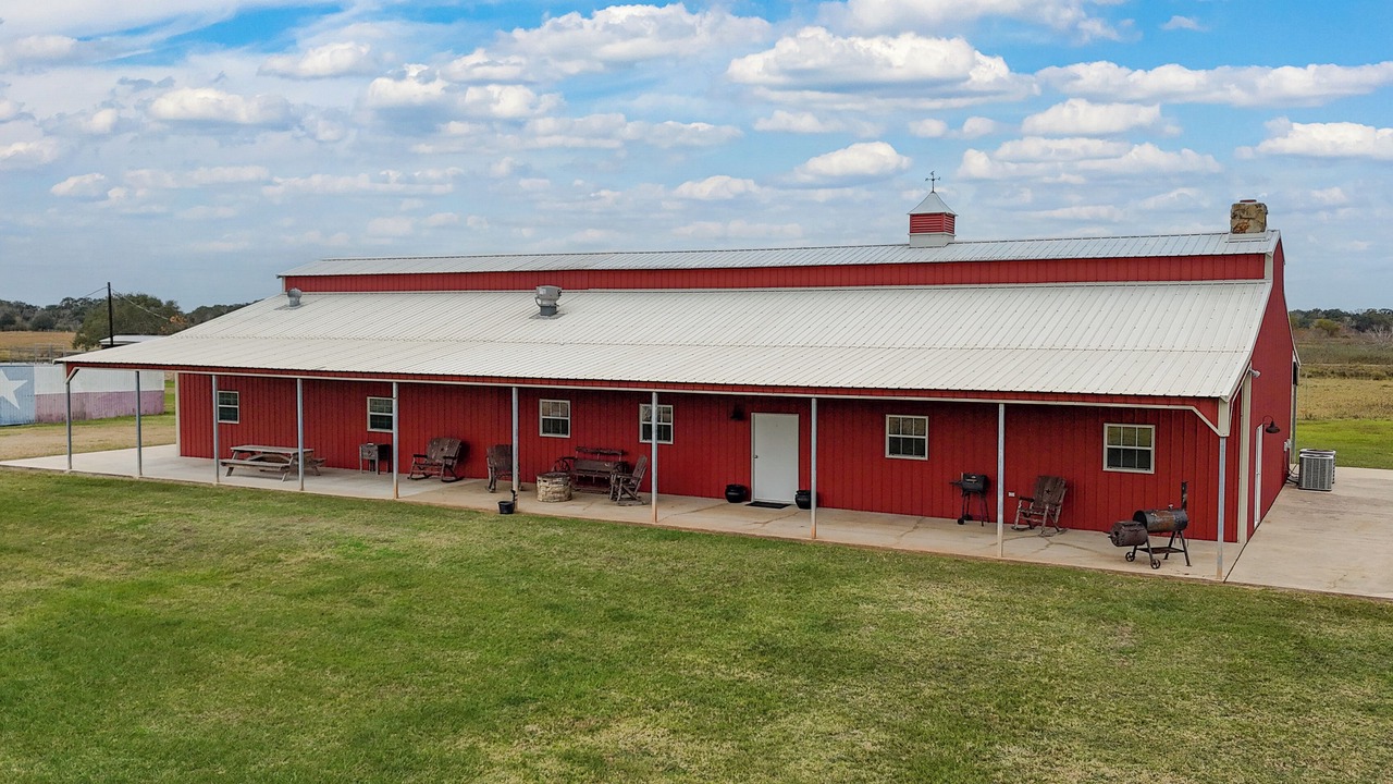 Photo of Outdoor in Damon