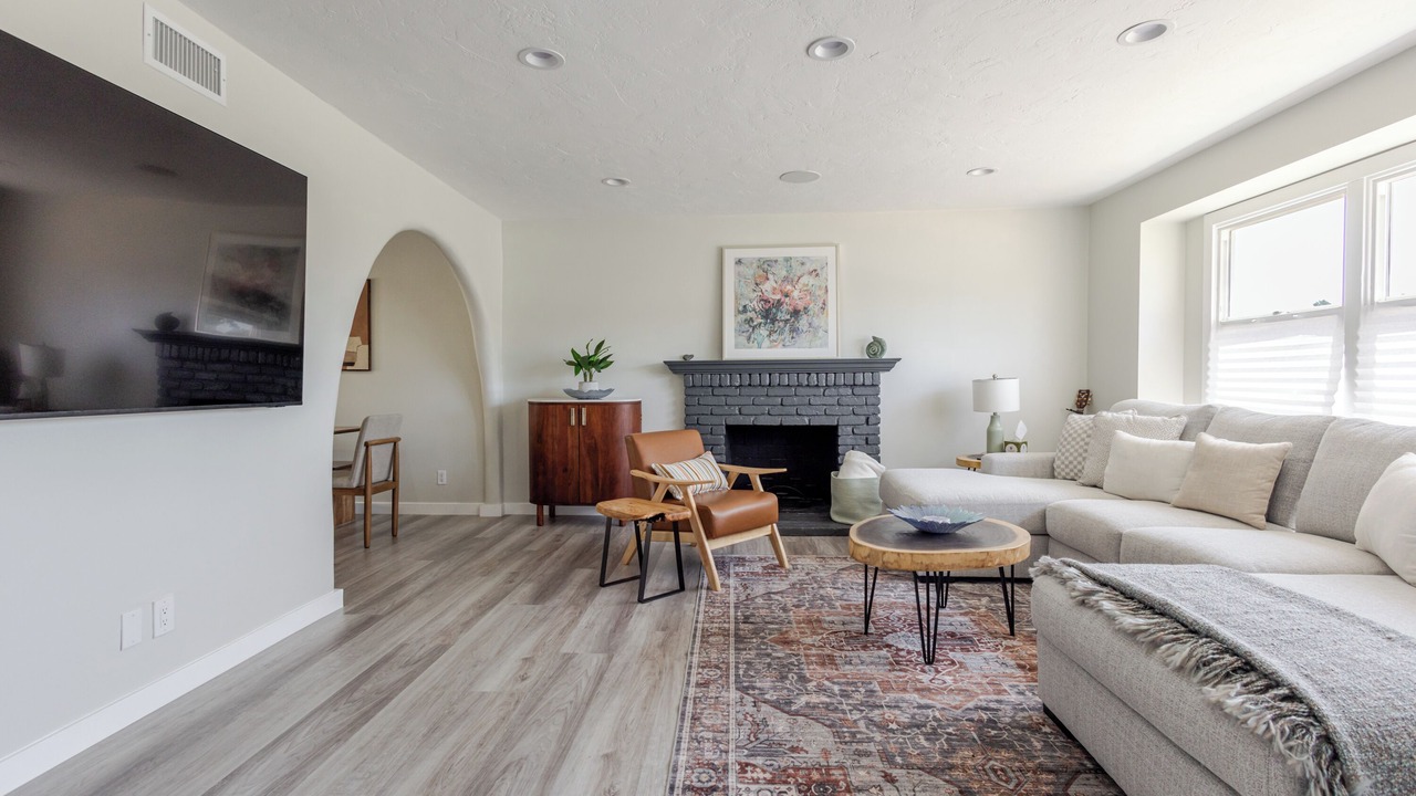 Photo of Livingroom in Canoga Park