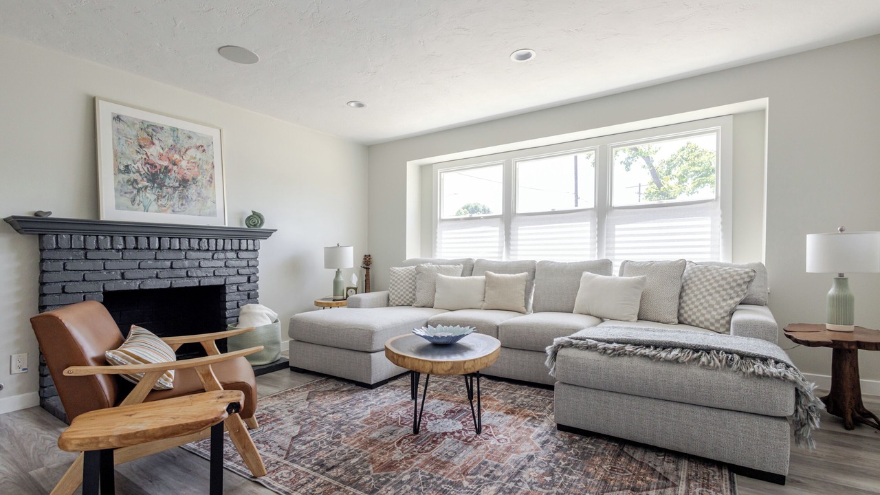 Photo of Livingroom in Canoga Park