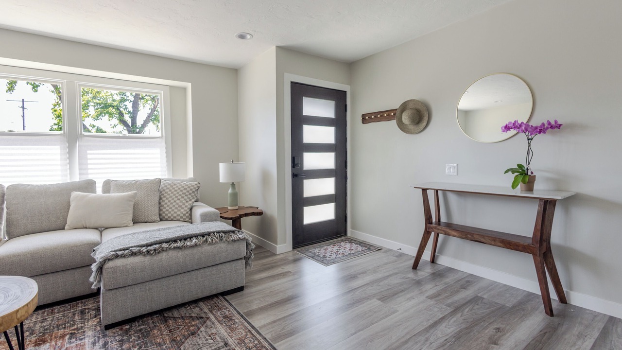 Photo of Livingroom in Canoga Park
