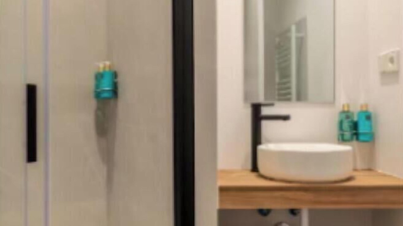 Photo of Bathroom in Embajadores