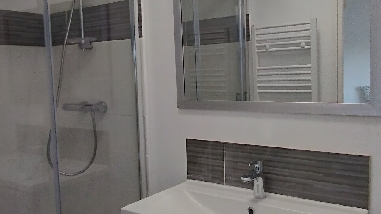 Photo of Bathroom in Sainte-Marguerite-sur-Duclair