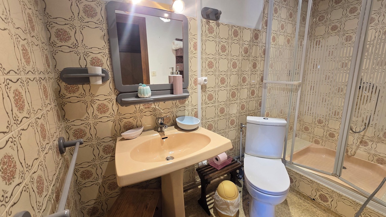Photo of Bathroom in Couze-et-Saint-Front
