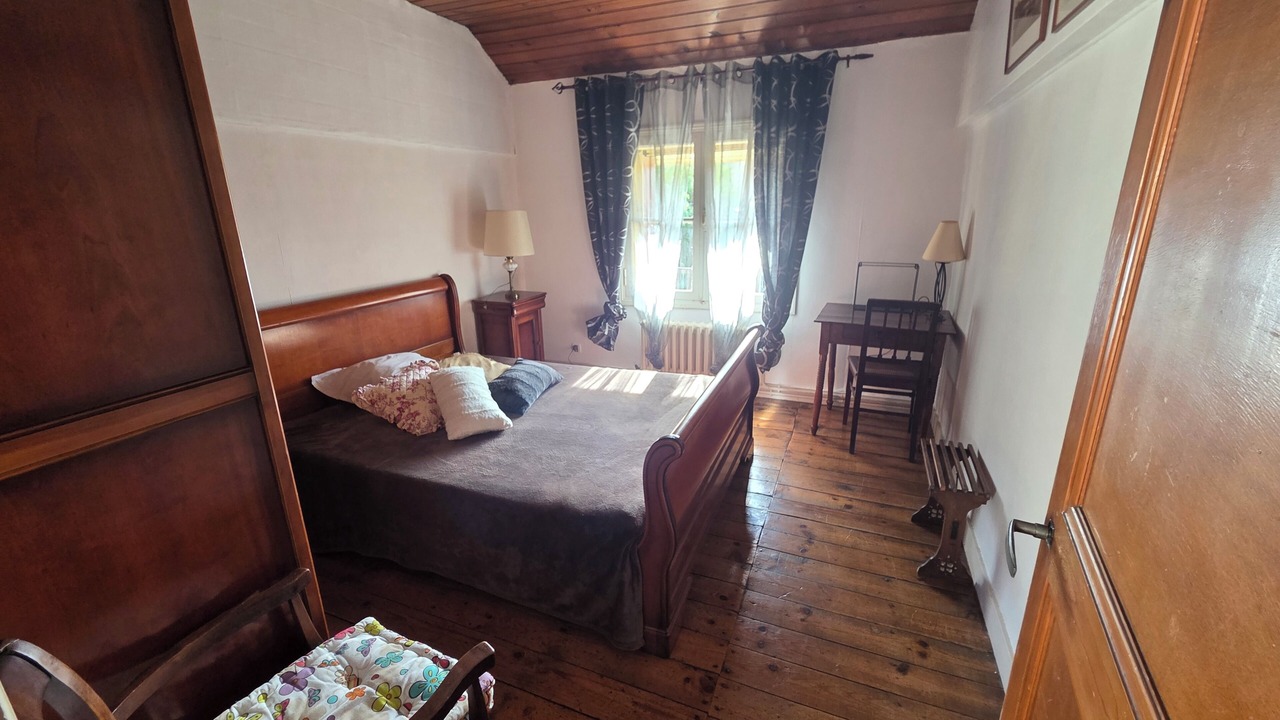 Photo of Bedroom in Couze-et-Saint-Front