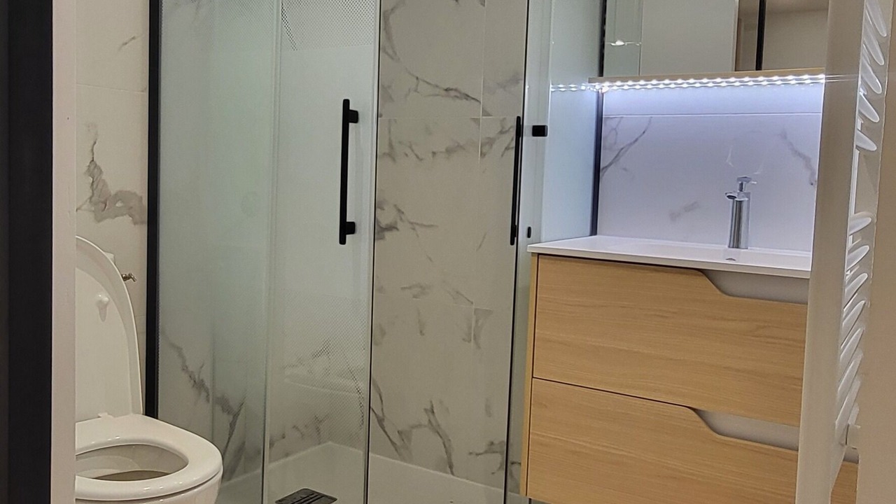 Photo of Bathroom in Epone