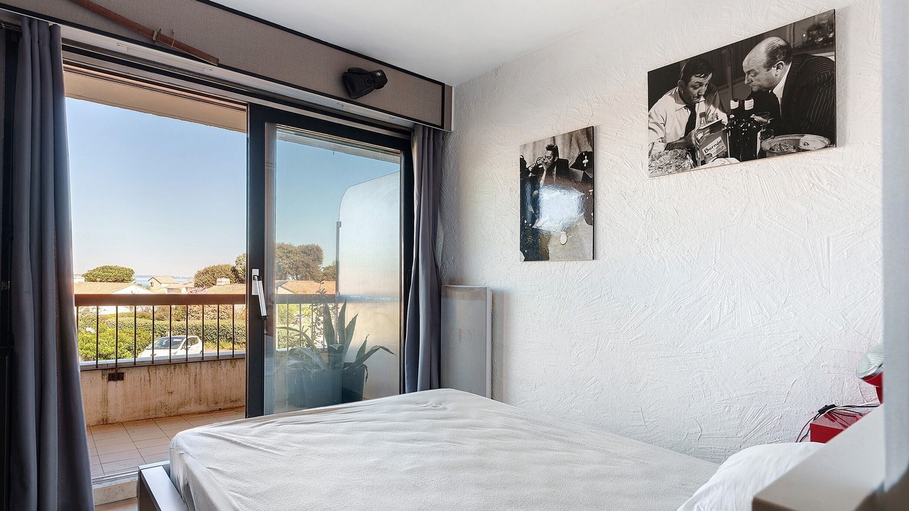 Photo of Bedroom in Saint-Michel-Chef-Chef