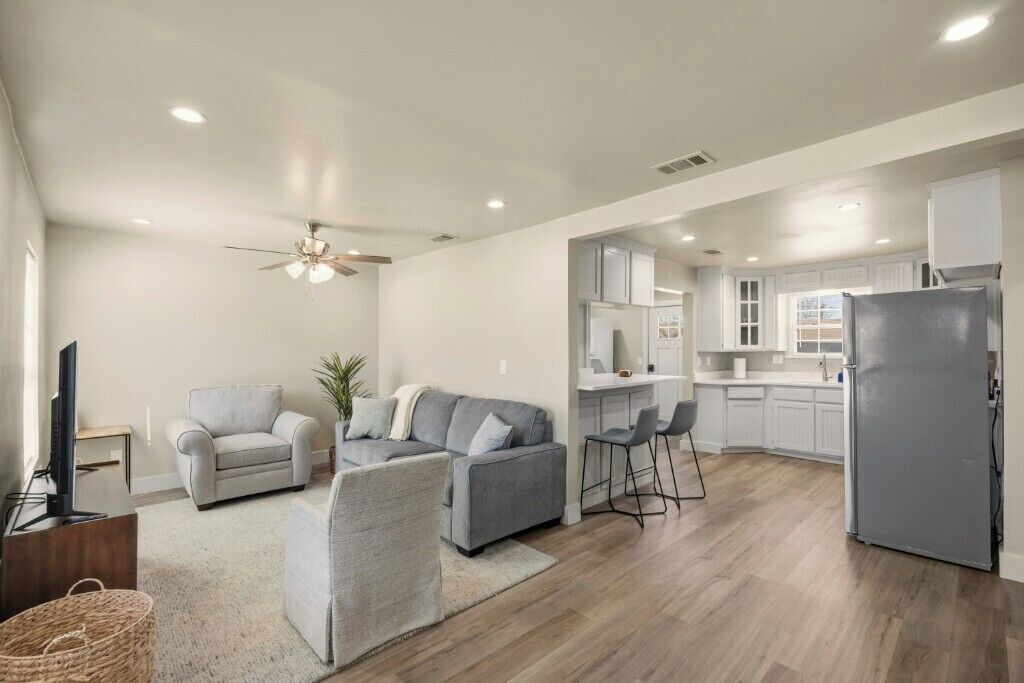 Photo of Livingroom in White Settlement