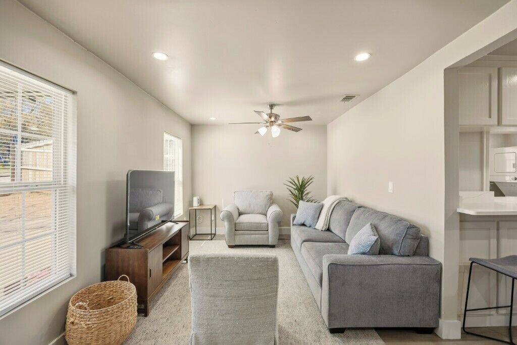 Photo of Livingroom in White Settlement