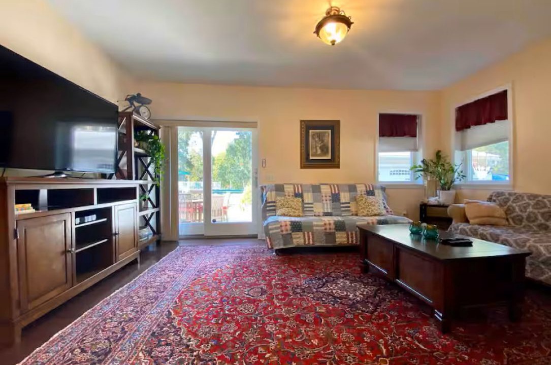 Photo of Livingroom in Warwick