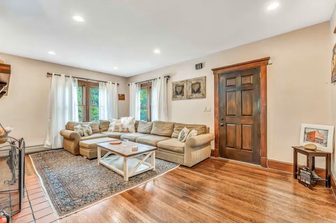 Photo of Livingroom in Warwick