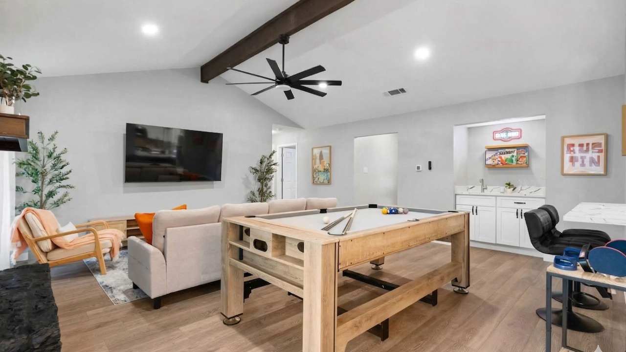 Photo of Livingroom in Brushy Creek