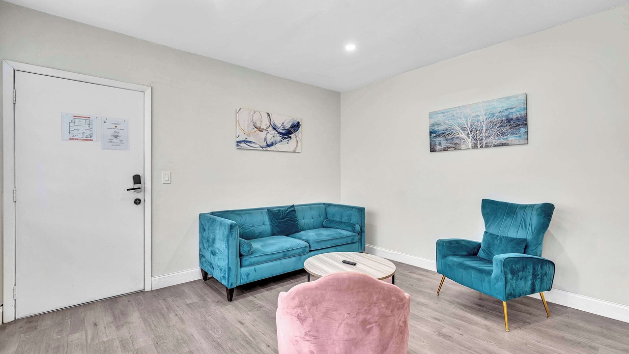 Photo of Livingroom in Bay Harbor Islands