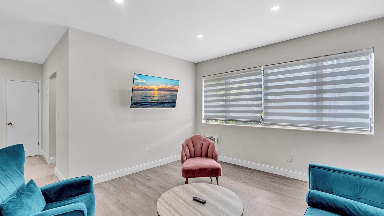 Photo of Livingroom in Bay Harbor Islands