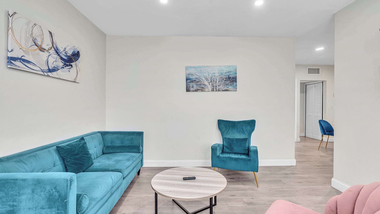 Photo of Livingroom in Bay Harbor Islands