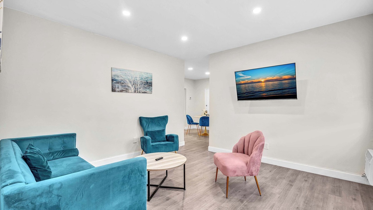 Photo of Livingroom in Bay Harbor Islands