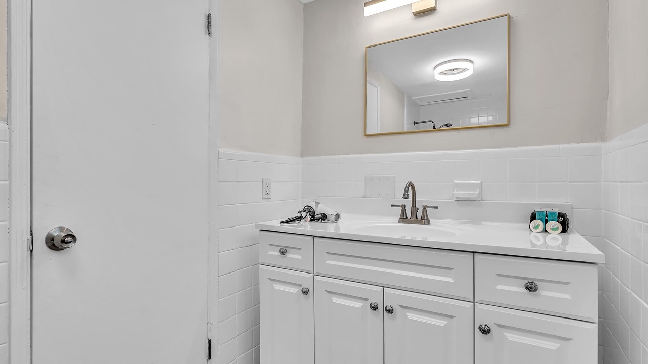 Photo of Bathroom in Bay Harbor Islands