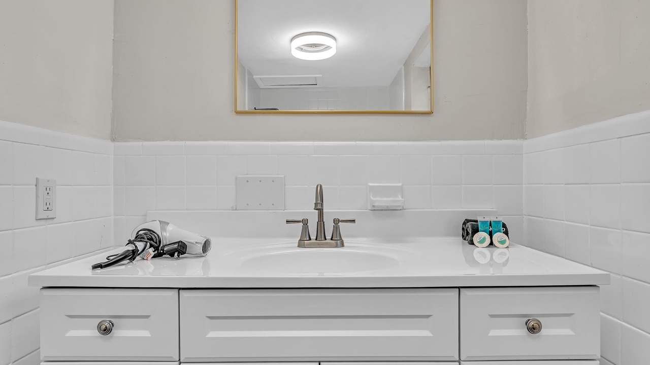 Photo of Bathroom in Bay Harbor Islands