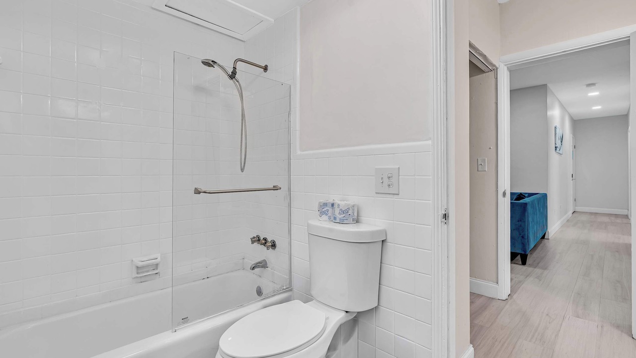 Photo of Bathroom in Bay Harbor Islands