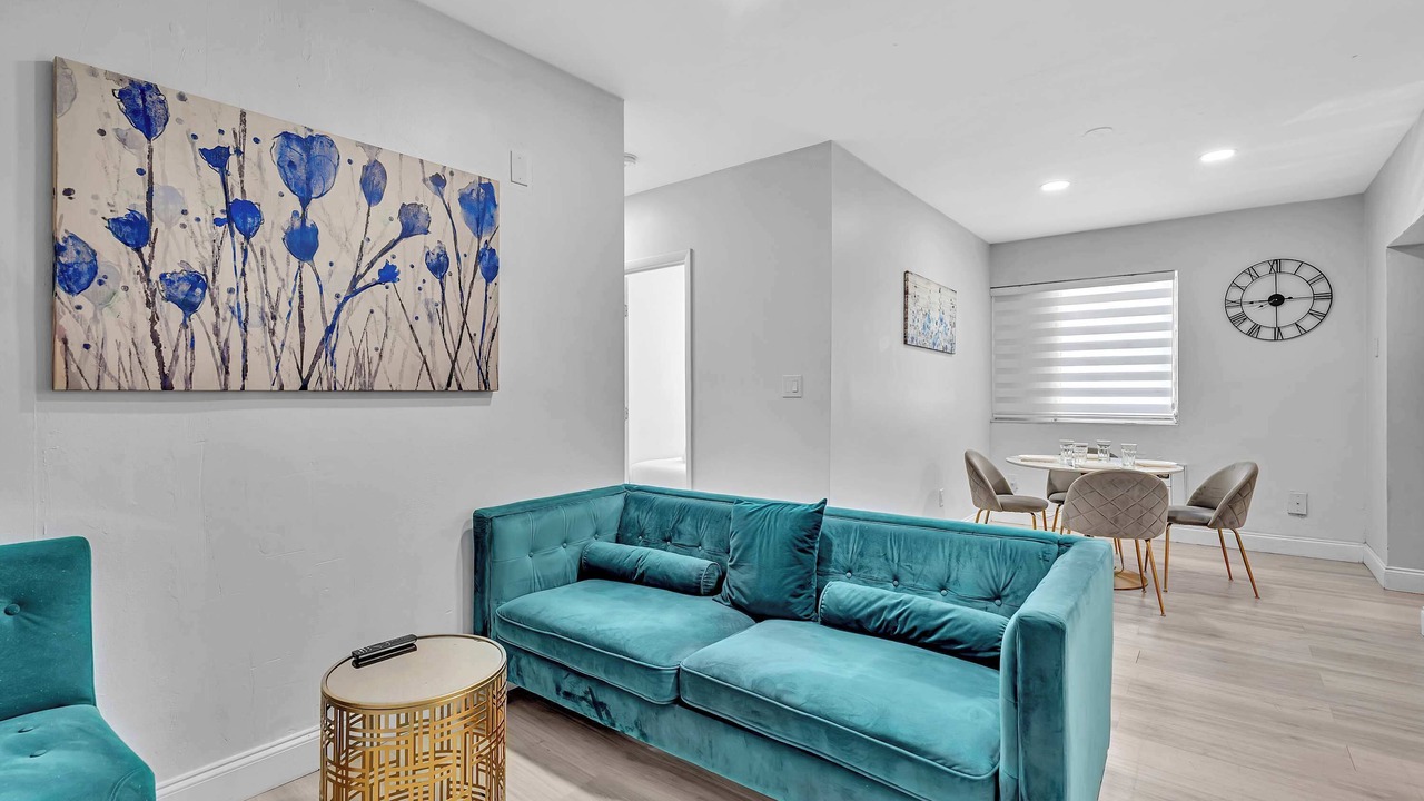 Photo of Livingroom in Bay Harbor Islands