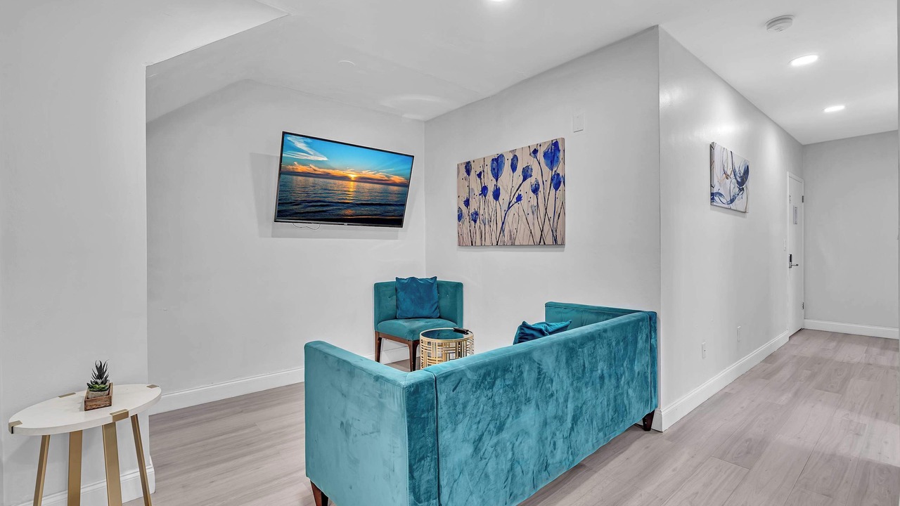 Photo of Livingroom in Bay Harbor Islands