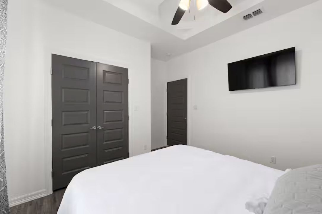 Photo of Bedroom in Edinburg