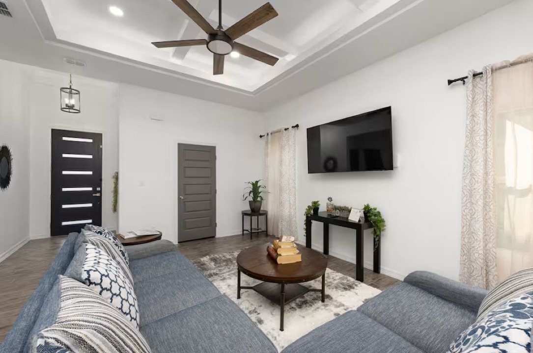 Photo of Livingroom in Edinburg