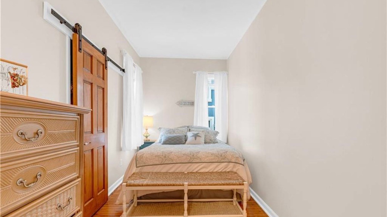 Photo of Bedroom in Wall