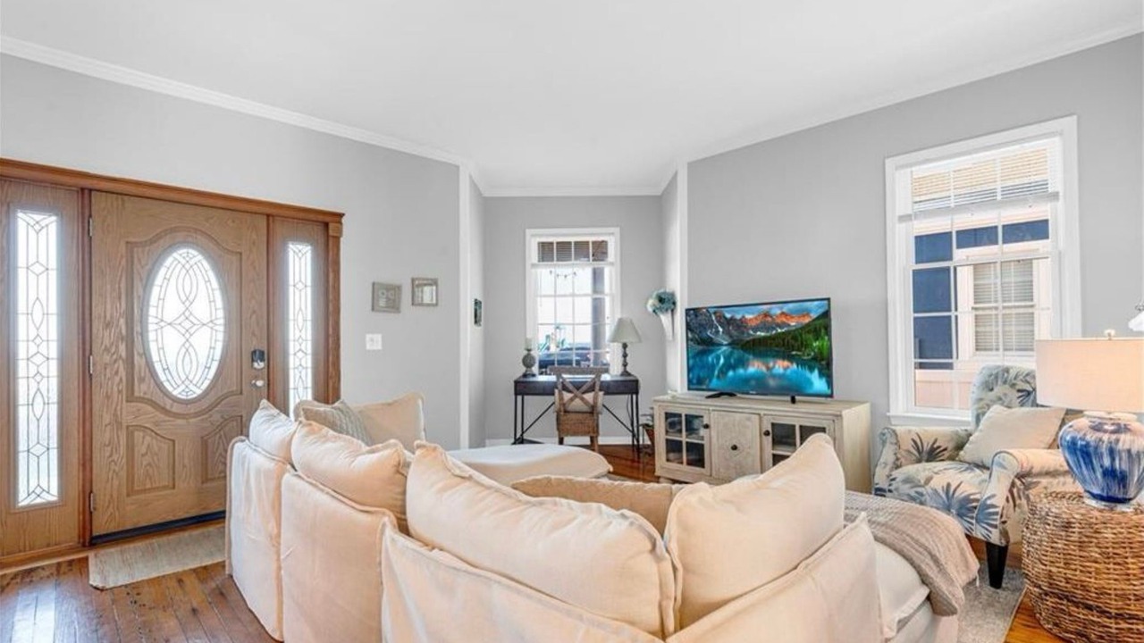 Photo of Livingroom in Wall