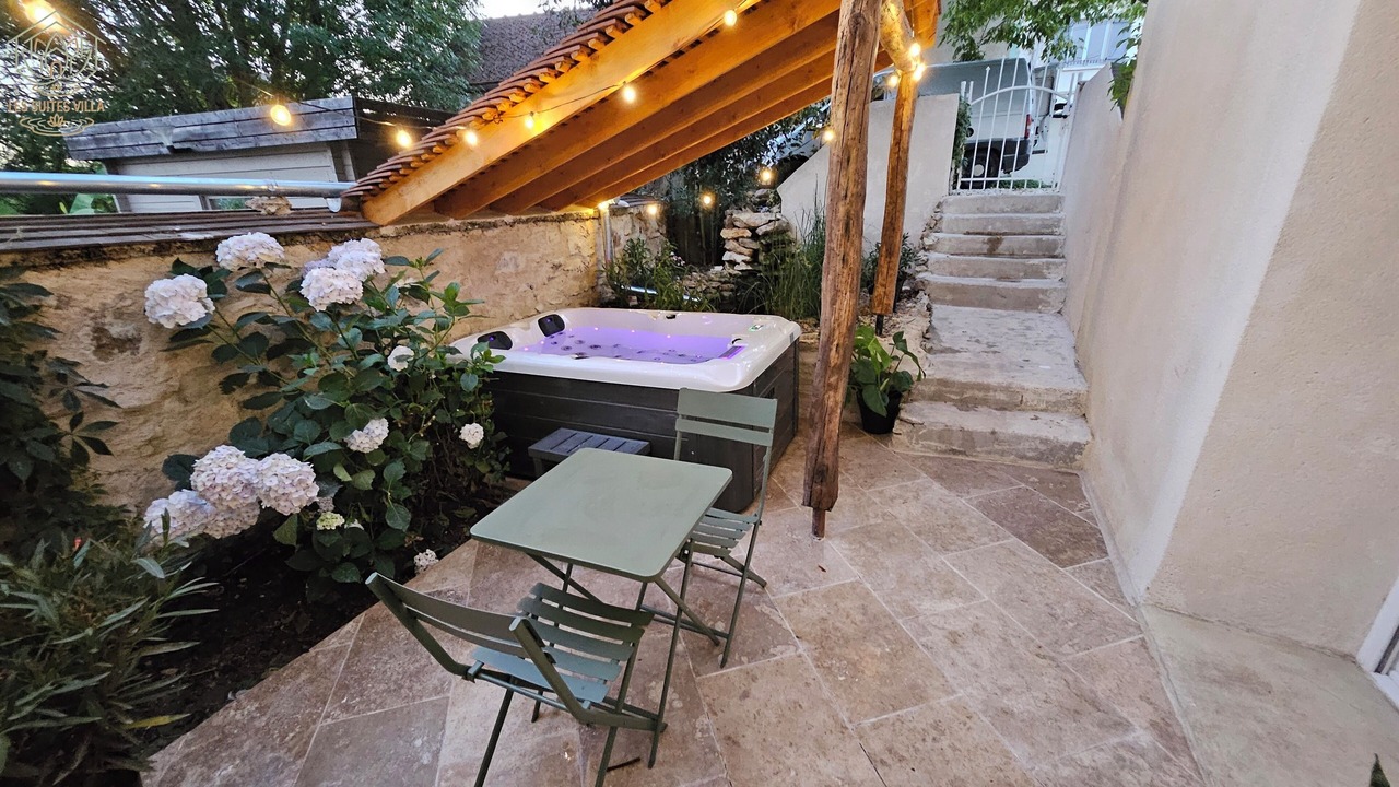 Photo of Patio Balcony in Montge-en-Goele