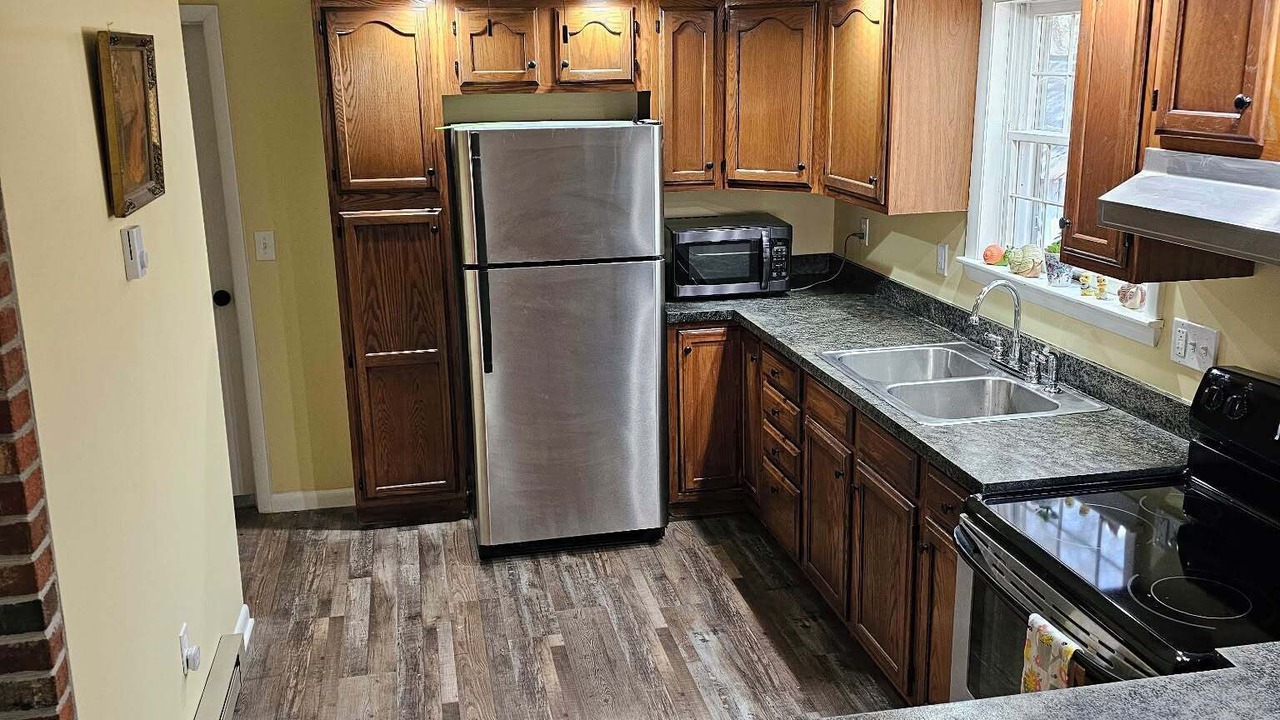 Photo of Kitchen in James Creek