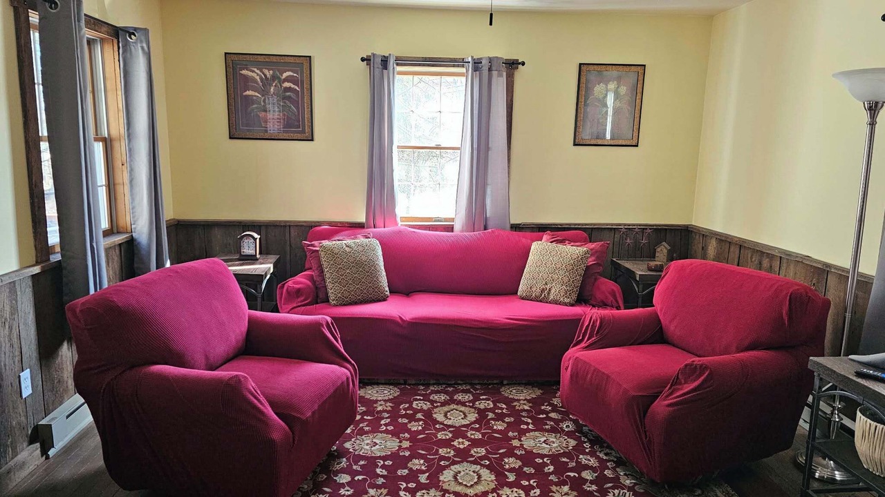 Photo of Livingroom in James Creek