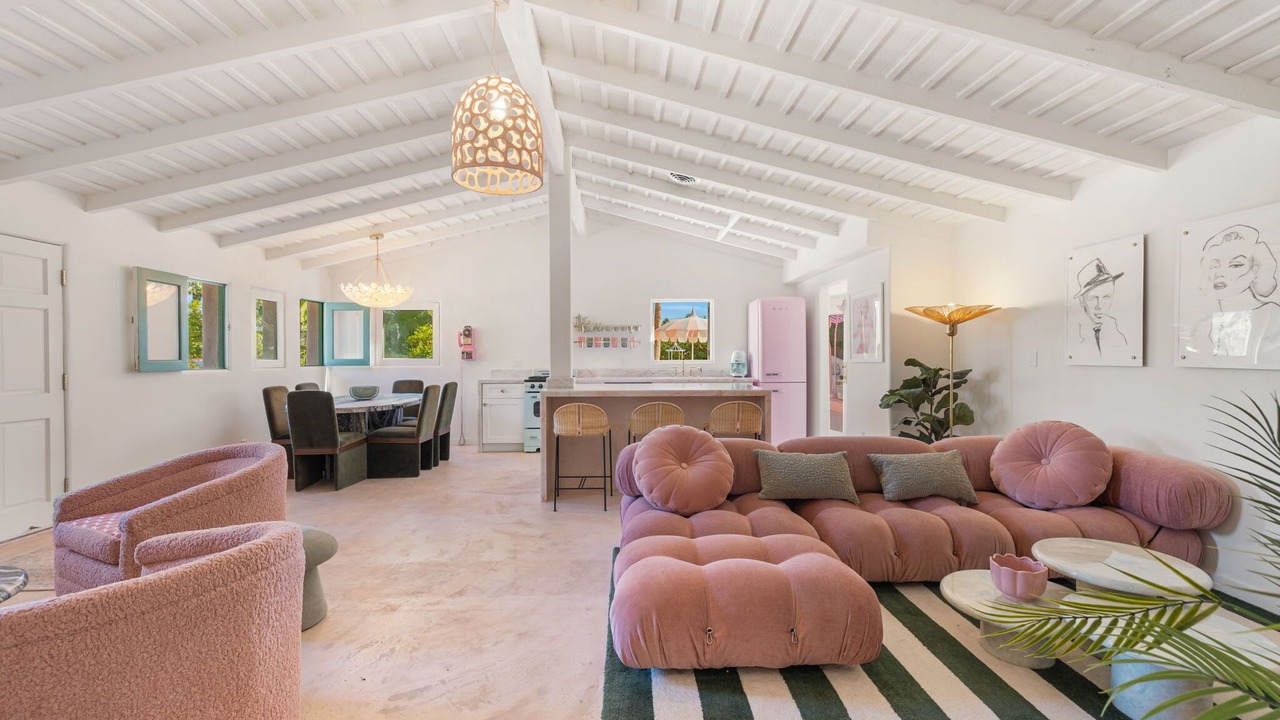Photo of Livingroom in The Mesa