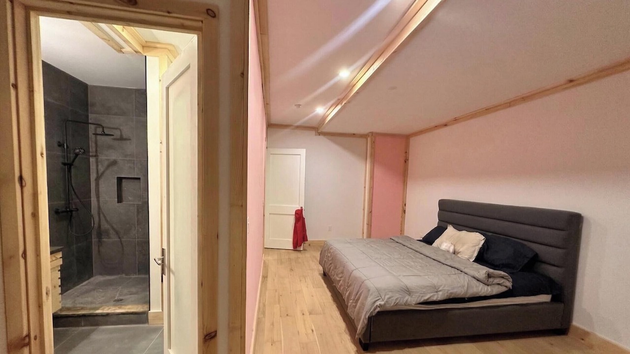 Photo of Bedroom in Muskoka Lakes