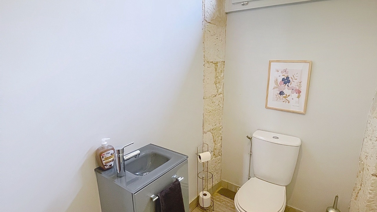 Photo of Bathroom in Castera-Verduzan