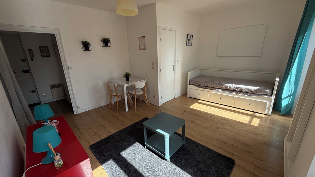 Photo of Bedroom in Downtown Angers