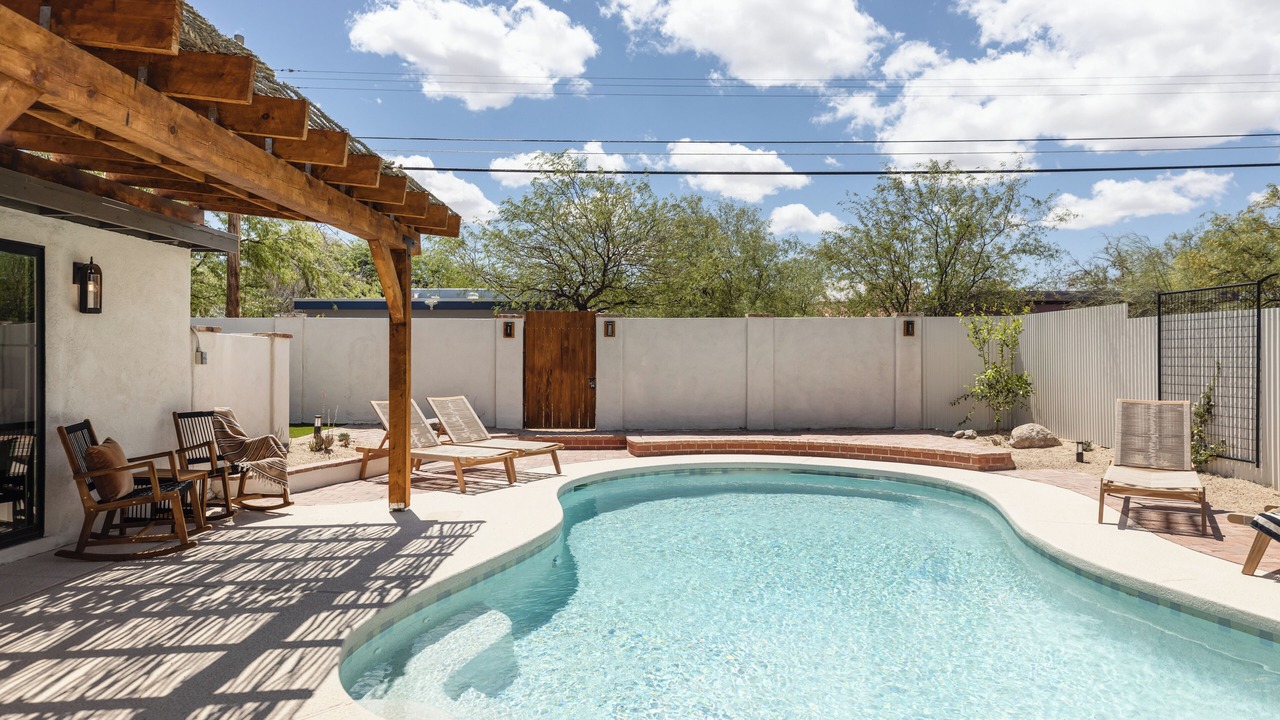 Photo of Outdoor in Blenman-Elm