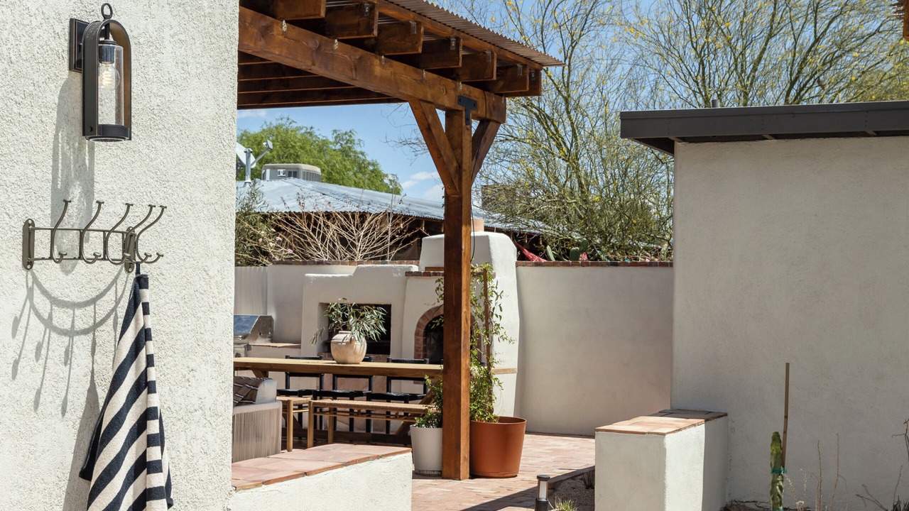Photo of Patio Balcony in Blenman-Elm