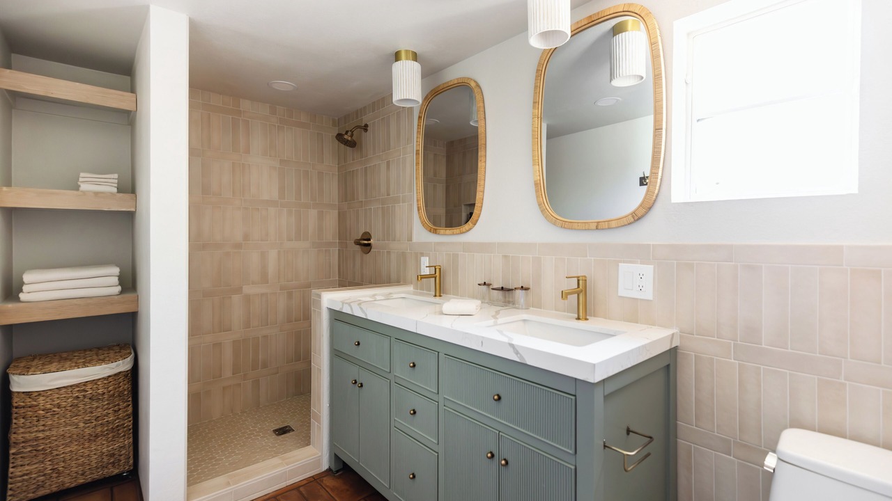 Photo of Bathroom in Blenman-Elm